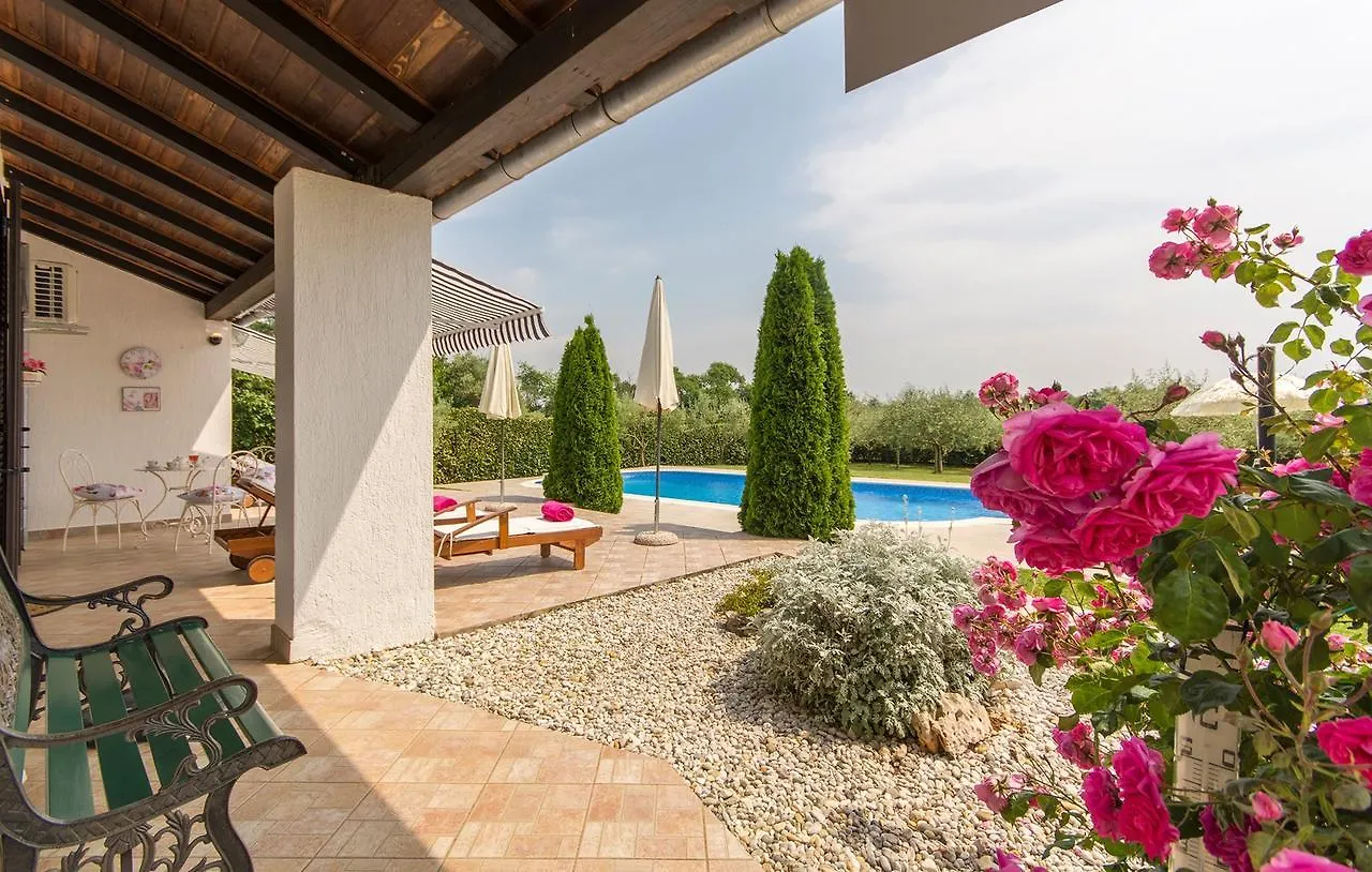 Villa Rosa 0*, Nova Vas (Porec) Croatia