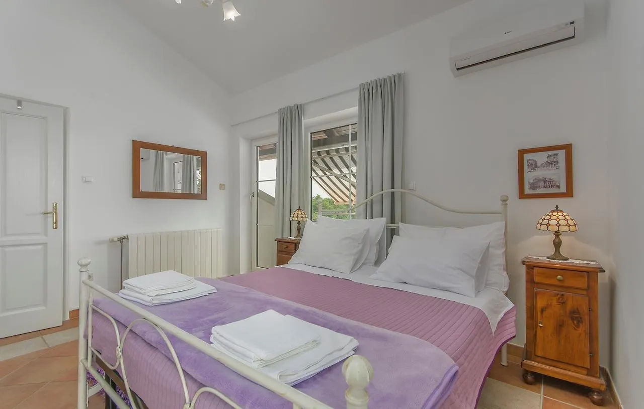 Villa Rosa 0*, Nova Vas (Porec) Croatia